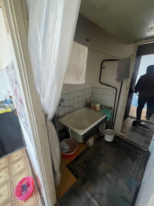 Чиланзар-11. 1 комнатная срочна