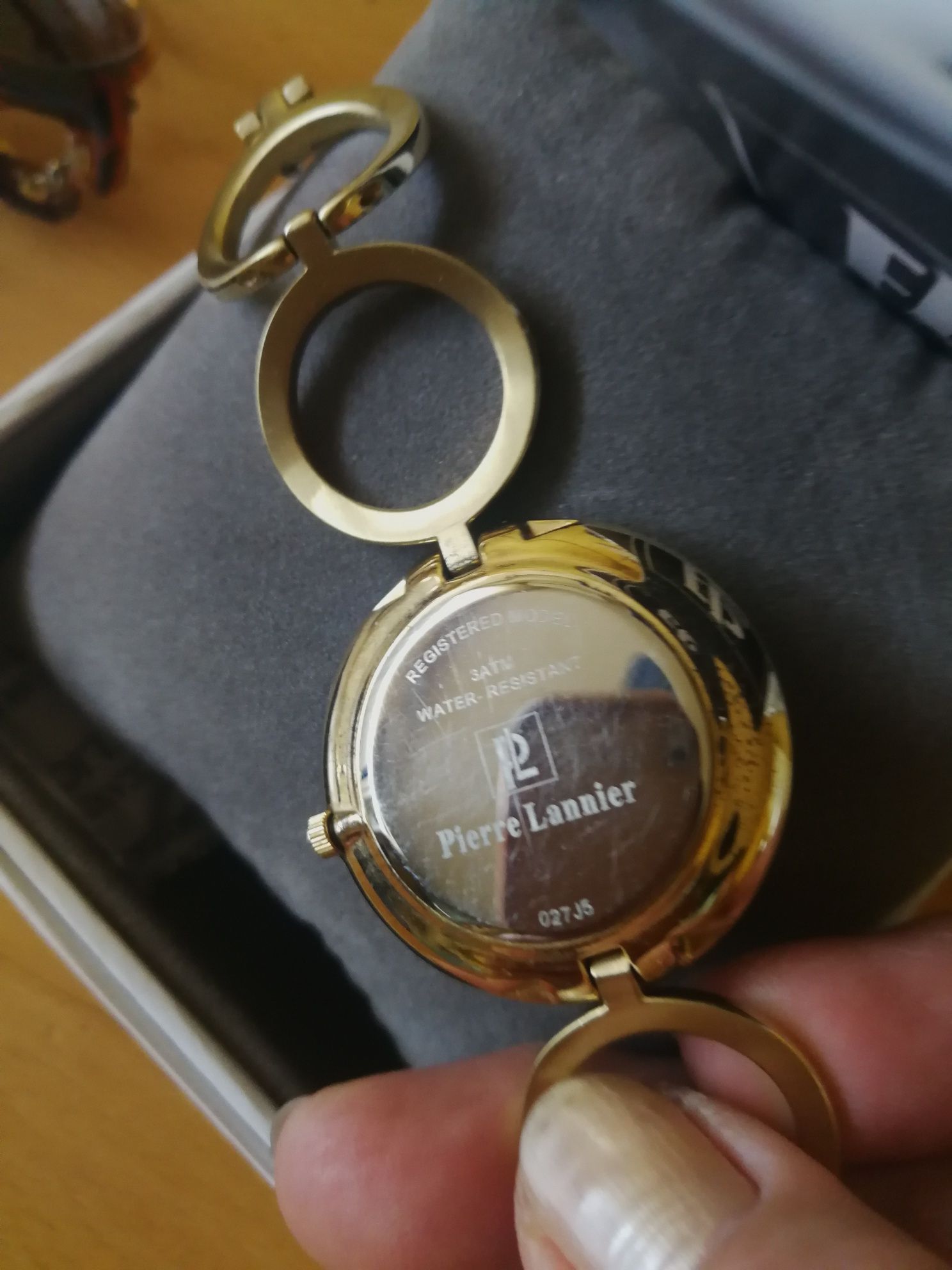 Оригинален дамски часовник