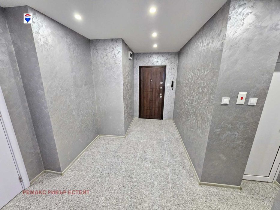 Продава се Двустаен апартамент в Русе, Здравец Изток - 68 кв.м за 1087 €/кв.м - Снимка #9