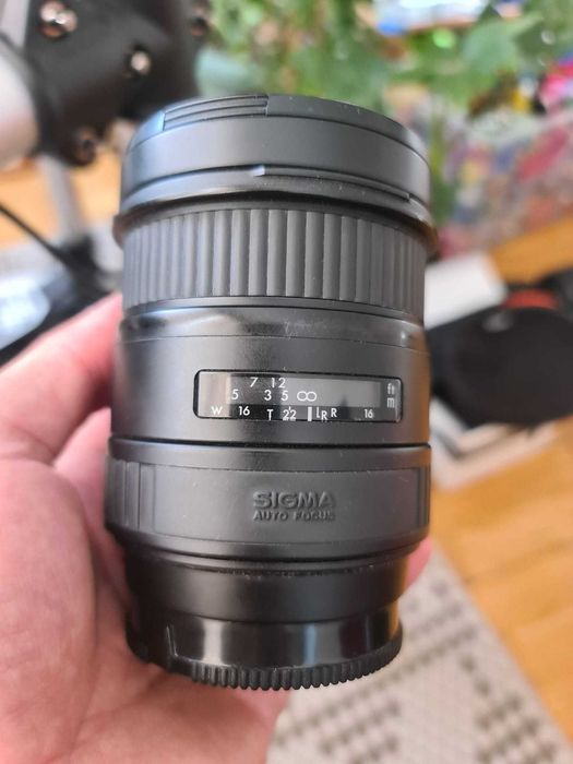 Sigma AF Zoom 28-70 mm 1:2.8 - Sony-A
