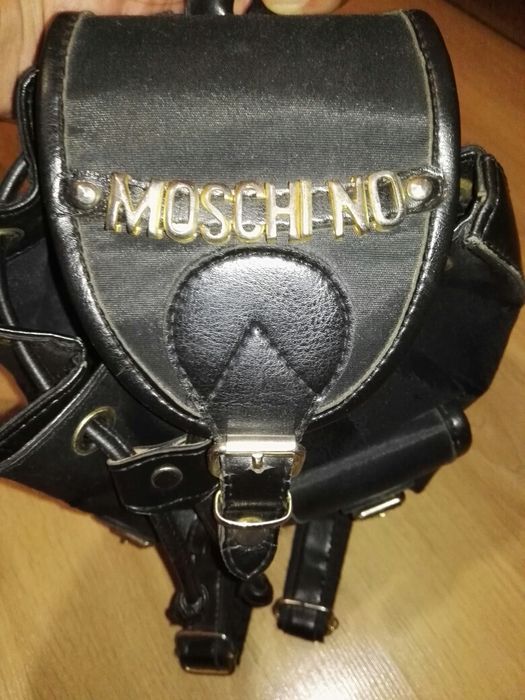 Продавам раничка Мошино