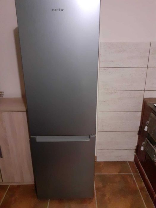 frigider arctic nou nout