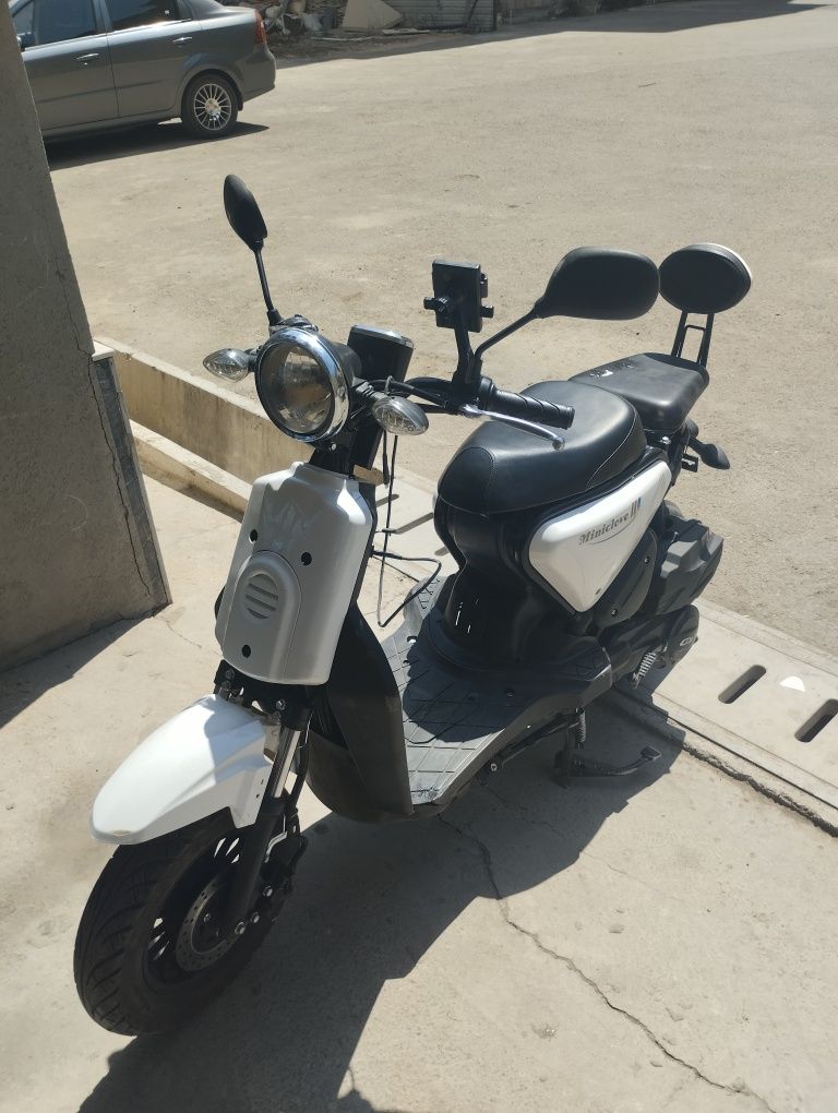 Miniclove skuteri GST motor