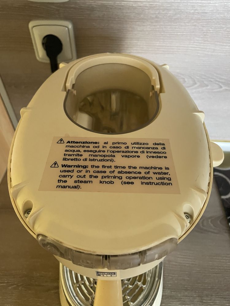 Кафемашина Lavazza Blue Guzzini с капсули