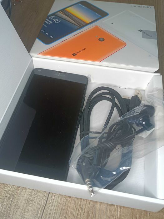 Телефон Microsoft Lumia 640 Dual SIM, черен
