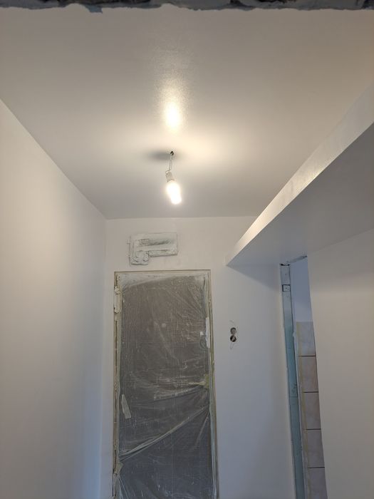 Montez uși apartament