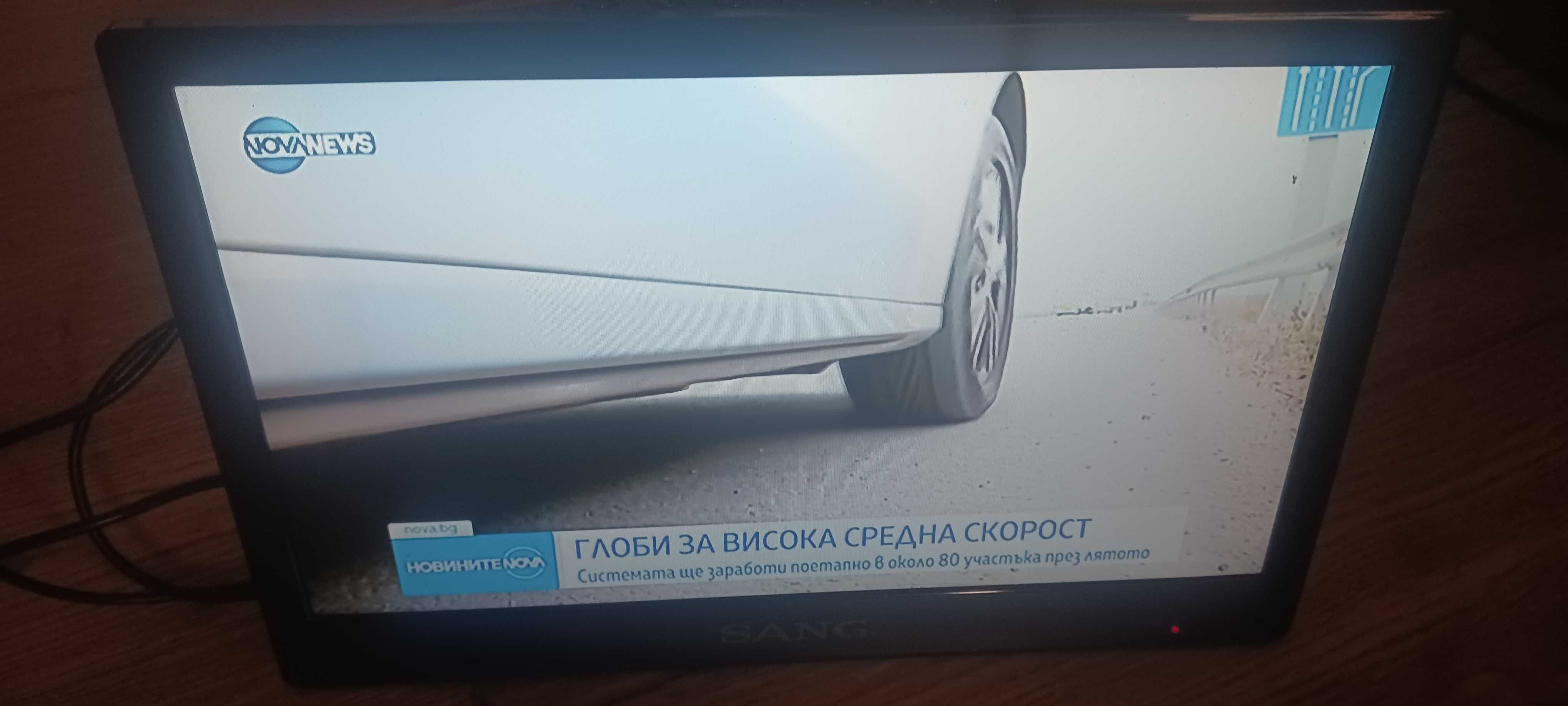 TV за кола на 12v 9inch цифров тунер и вградена батерия