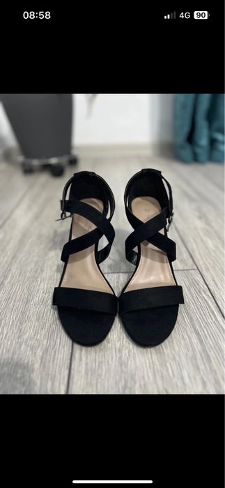 Sandale elegante cu toc subtire
