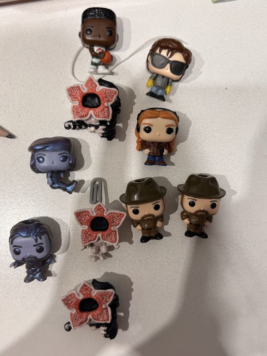 фигурки очень странные дела