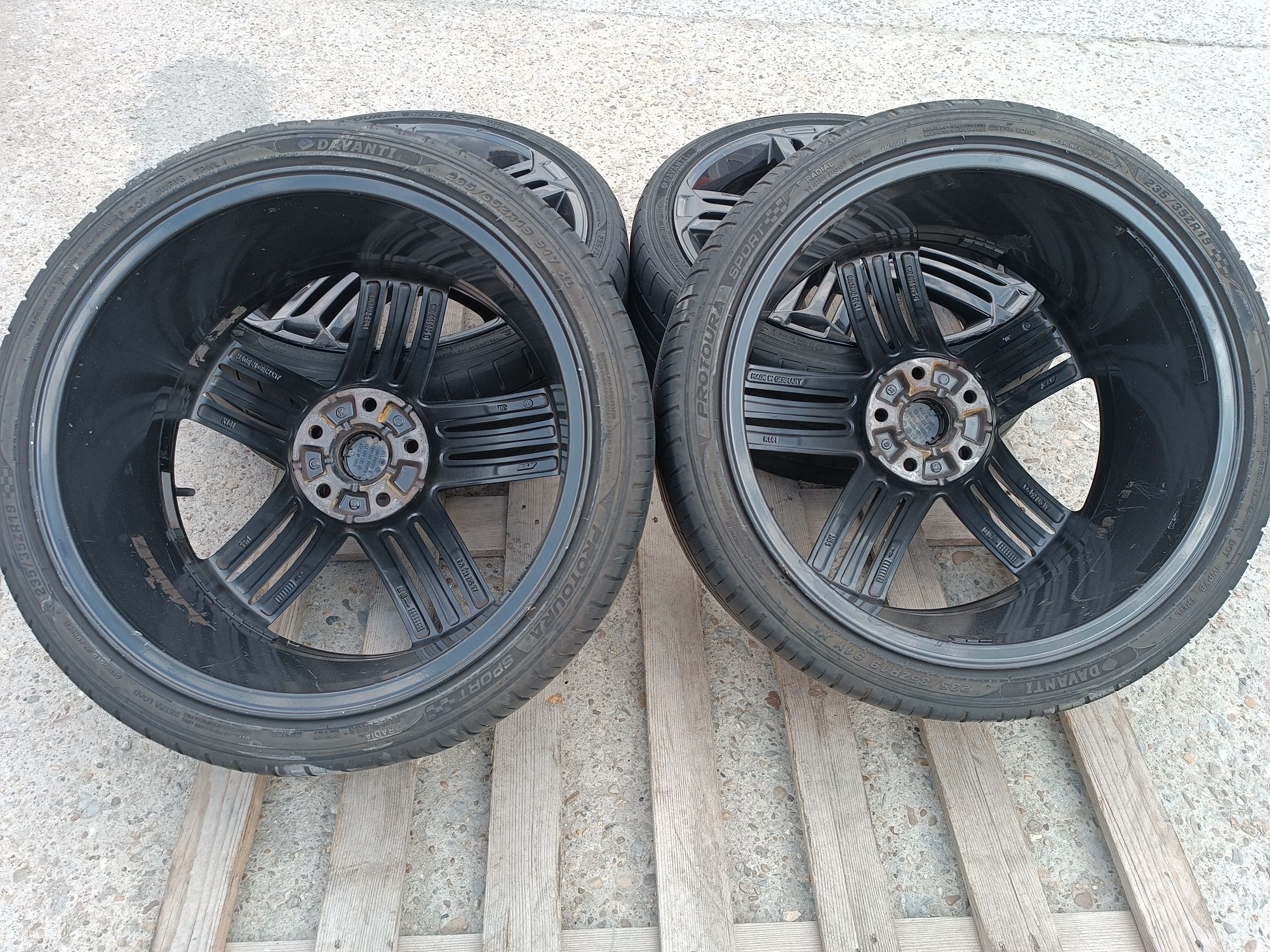 Лети джанти 19ки 5х112 VW + летни гуми 235/35/19