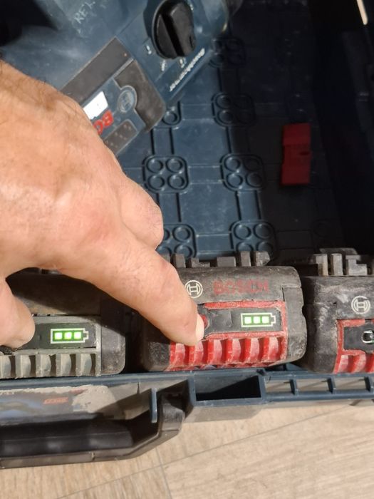 Bosch cu percuție la 18v