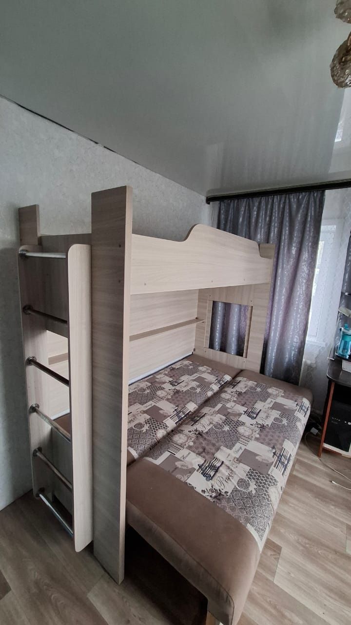 Продам двухъярусную кровать