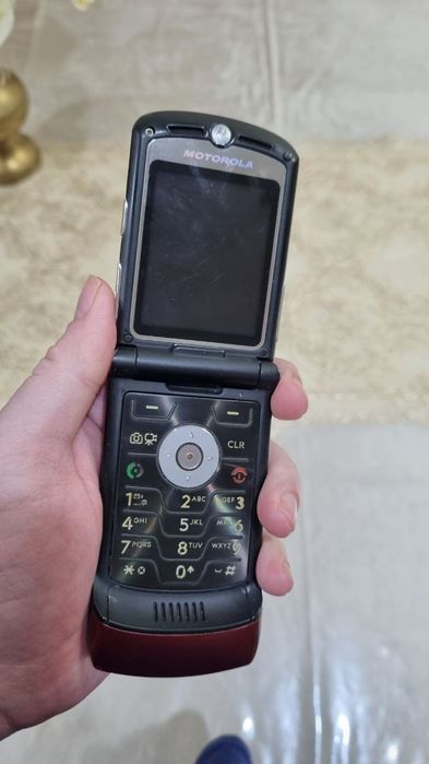 Motorola Razr V13 в Отличном состоянии CDMA Perfectum Mobile из Америк