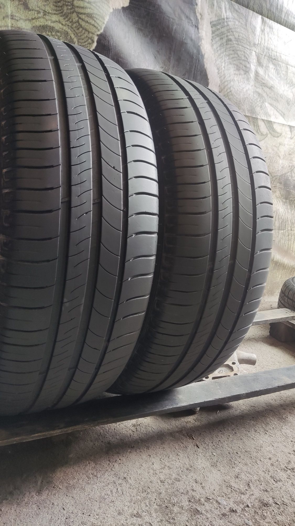 4бр летни гуми 215/60/16 Michelin Energy Saver+
7.5mm грайфер
Добро съ