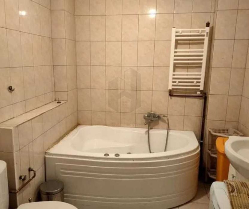 Дава се под наем Тристаен апартамент в Пловдив, Каменица 1 - 85 кв.м за 178.5 € - Снимка #2