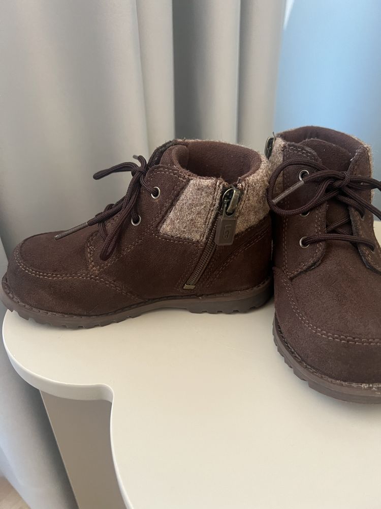 Детски оригинални боти UGG за момче