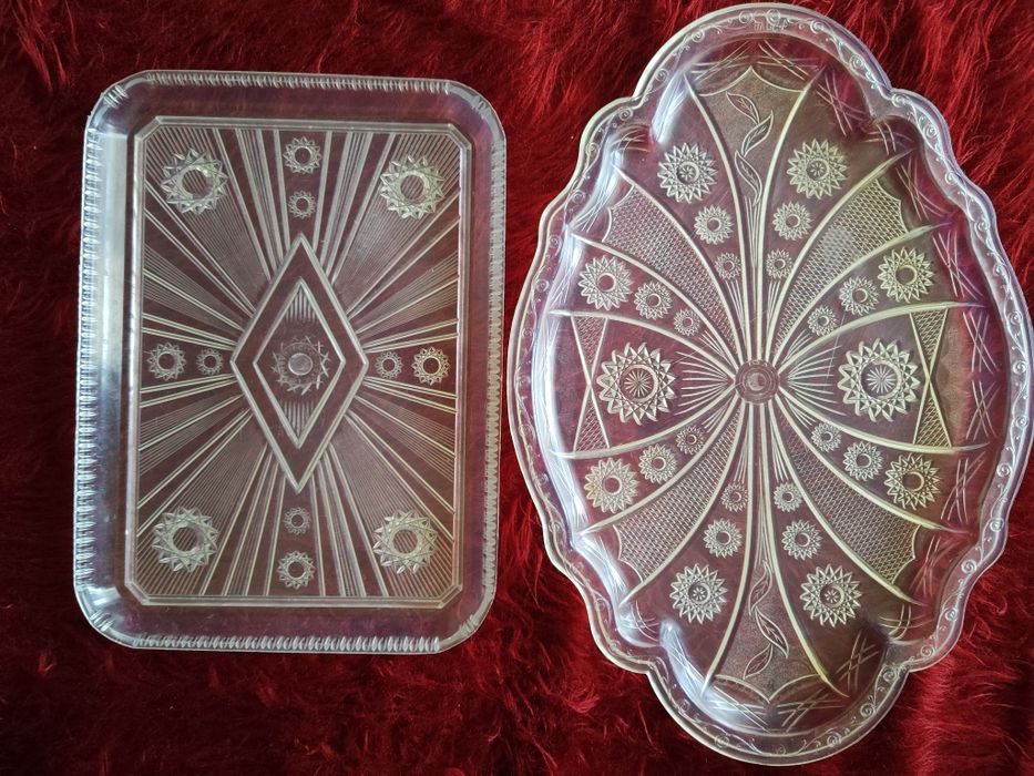 Подноси за сервиране или декорация