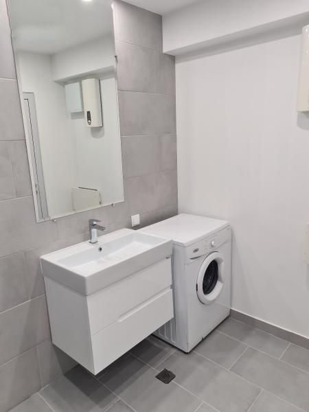 Тристаен апартамент под наем в Супер Център