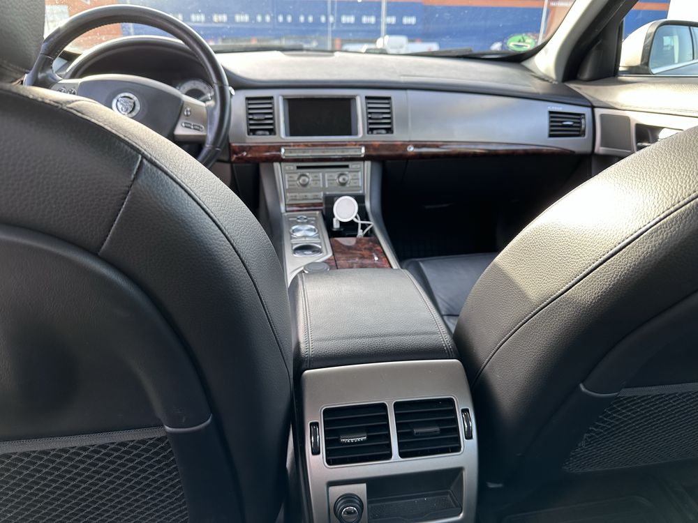 Vand Jaguar xf inmatriculat