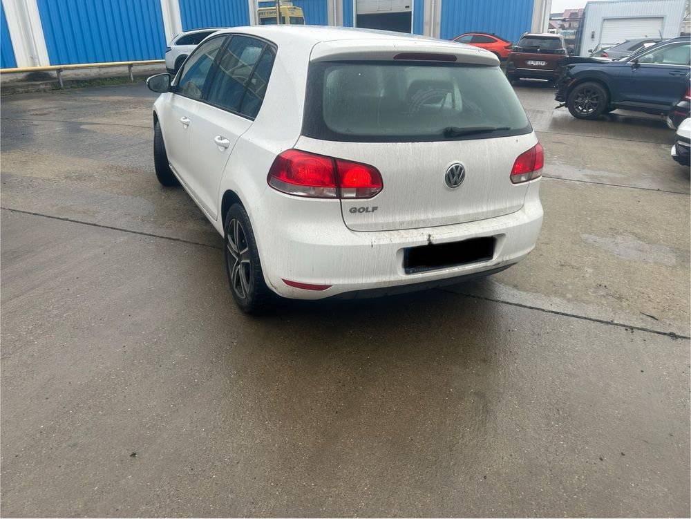 Vand vw golf 6 ,1.6 benzina,2010, 105cp,cutie manuala 5+1