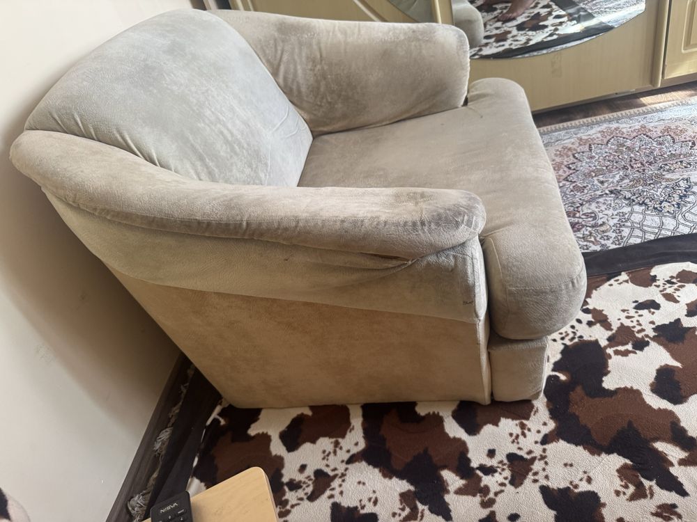Продаю Диван состояние отличное