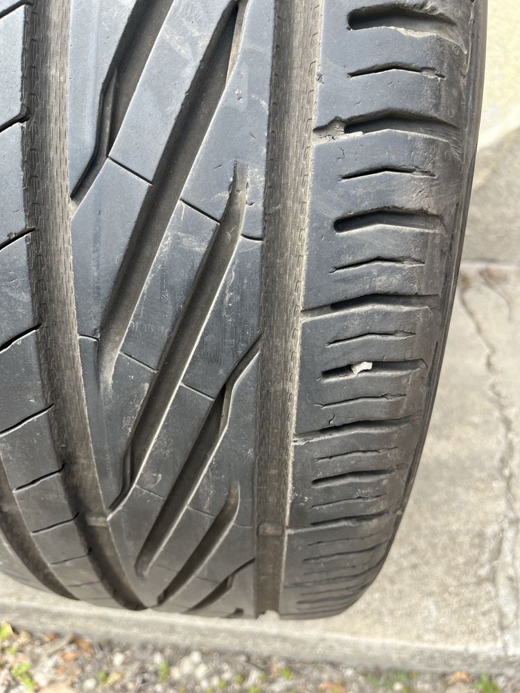 2 бр. летни гуми 235/45/18 Uniroyal DOT 0820 6 mm