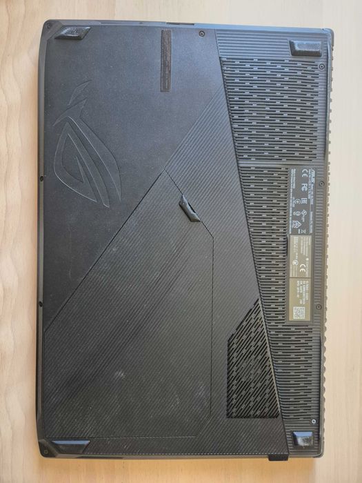 ASUS ROG Strix - GL703GE, 17,3”, 16 GB RAM, i7-8750H, GTX 1050Ti 4GB