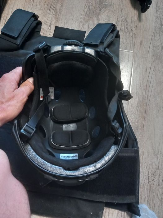 Vesta,casca,centura și masca