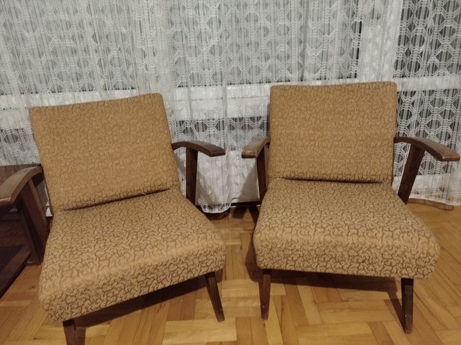 Две ретро кресла