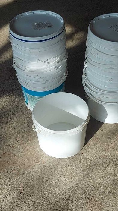 Пласмасовые ведра 10 литров.