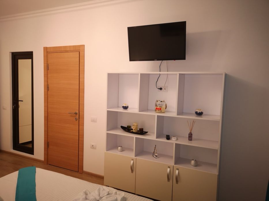 INCHIRIEZ APARTAMENT 2 camere cu 2 bai