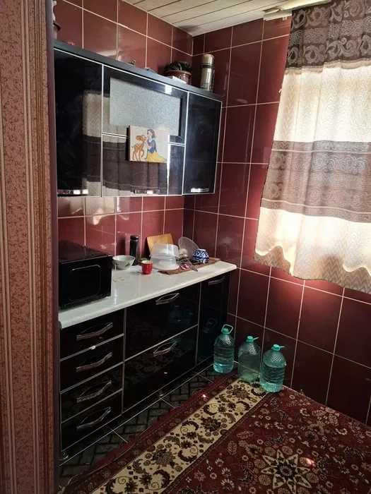Срочно 1 хонали квартира сотилади  барча жихозлари билан