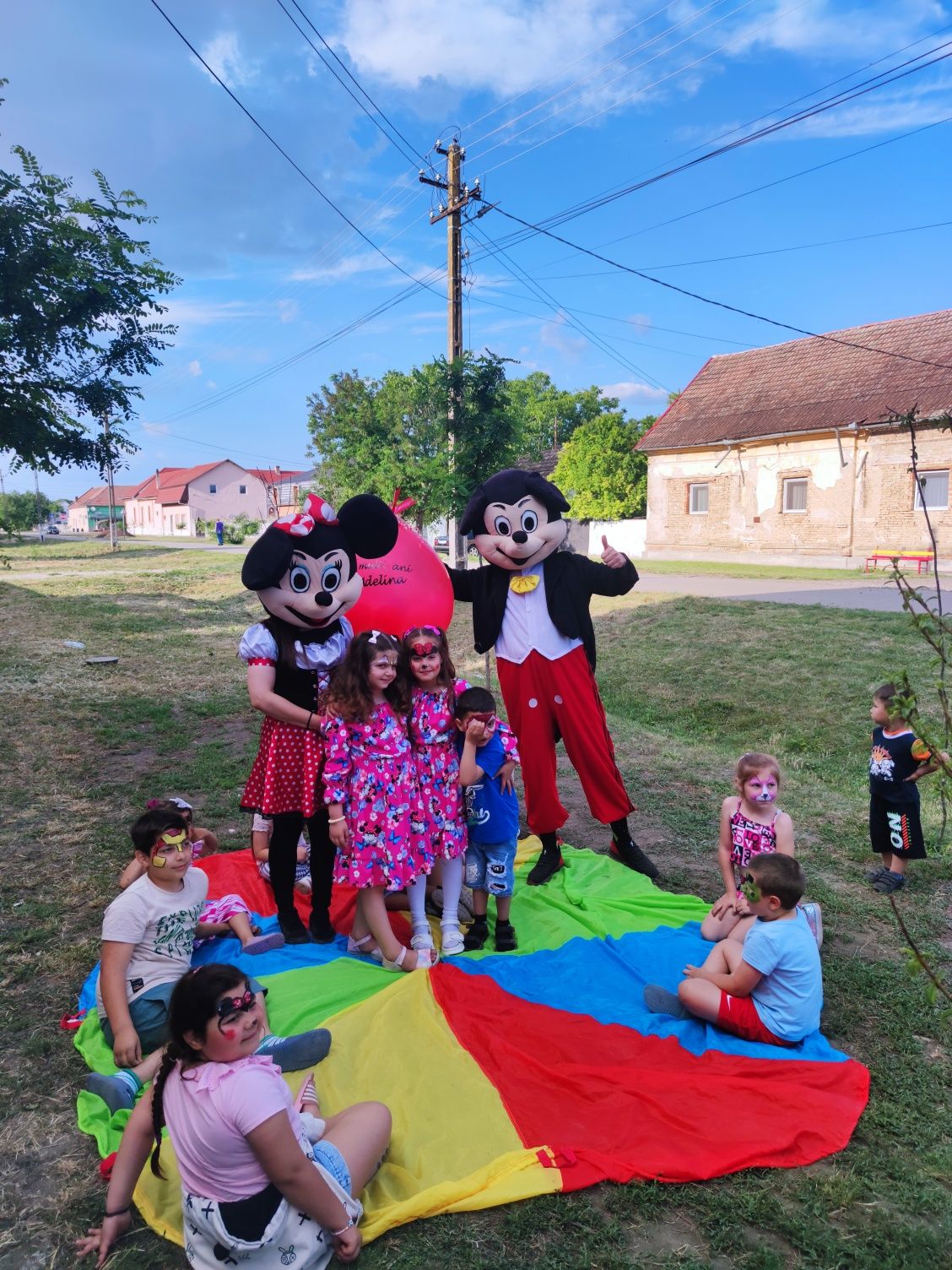 Animatori si mascote pentru copii