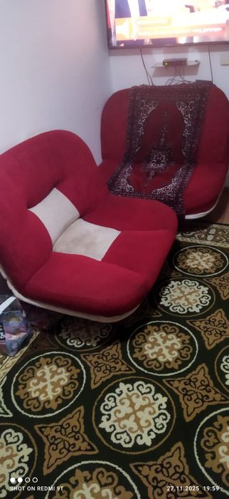 Отдам даром два кресла.