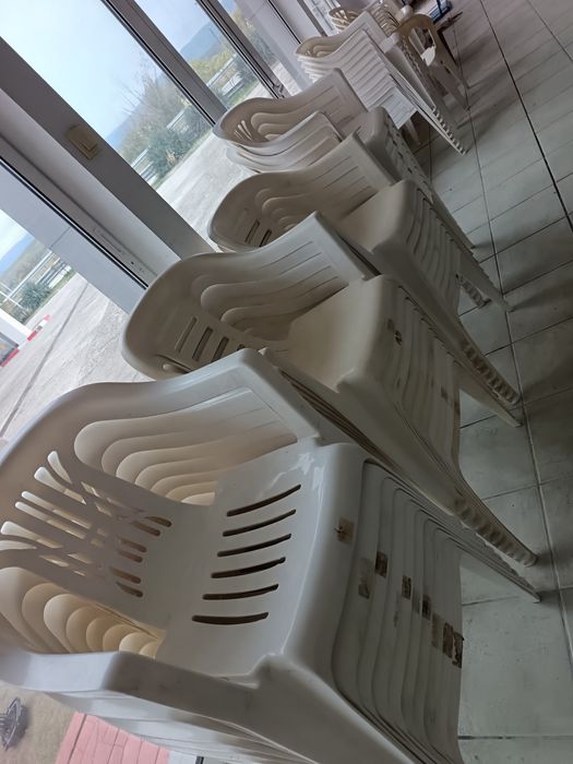 Пластмасови столове