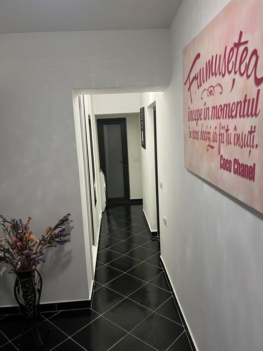 Inchiriez apartament