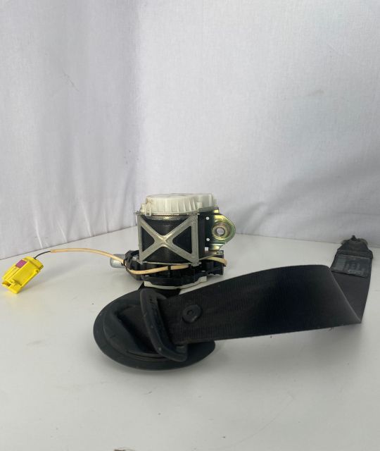 Centura siguranta  stanga fata 33042932h Volkswagen VW Passat B6