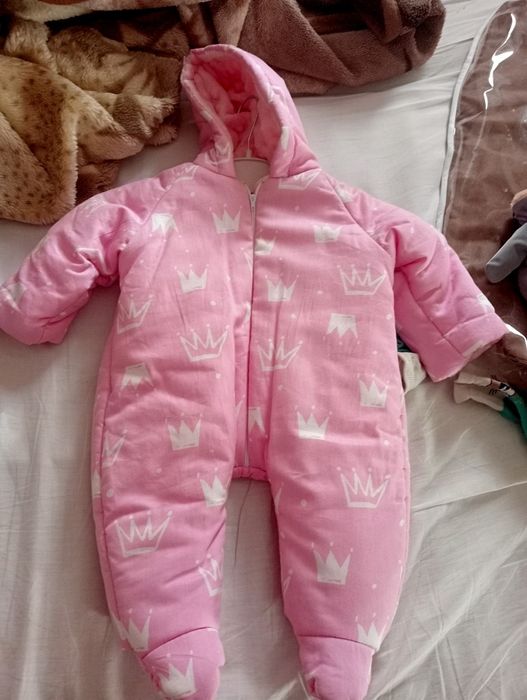 Тёплый детский комбинезон.
