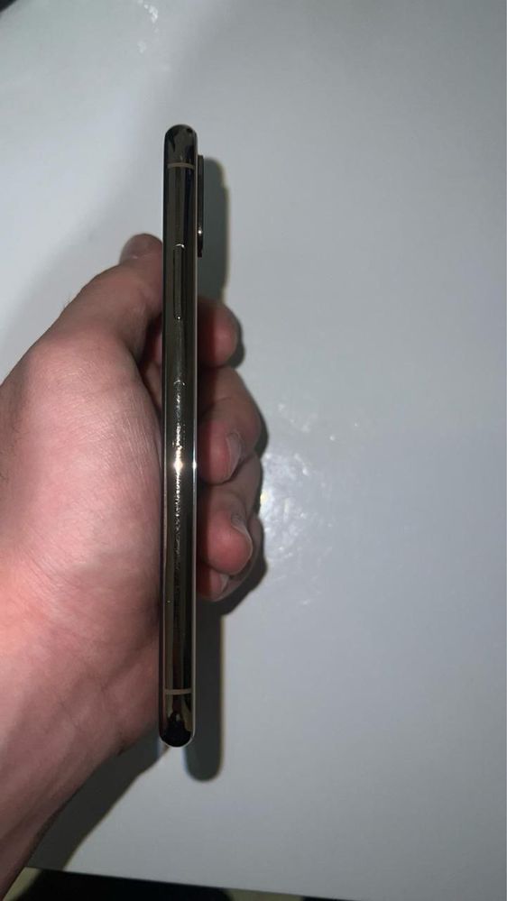 iPhone XS Gold