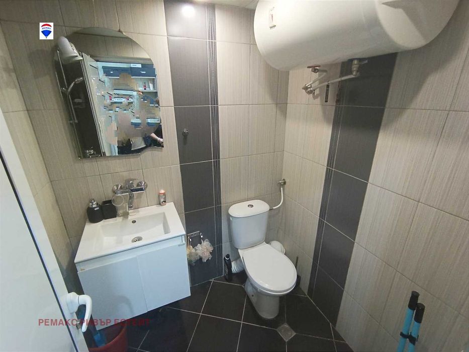 Продава се Двустаен апартамент в Русе, Център - 67 кв.м за 2238 €/кв.м - Снимка #4