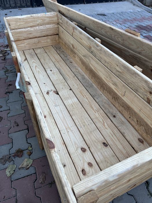 Lada industriala de transport pentru echipamente grele/militare.