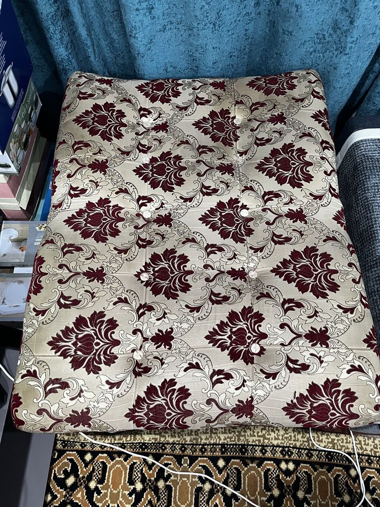 Продам диван с двумя креслами
