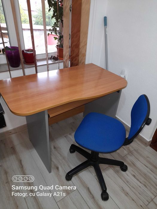 Birou si scaun sant in stare foarte buna