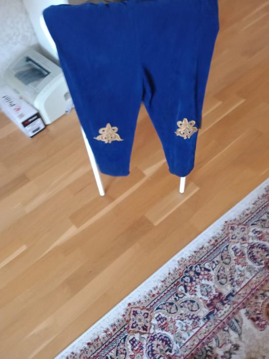 Ұлттық киім сатылады. Бағасы 3  мың. 4-5 жасқа арналған.