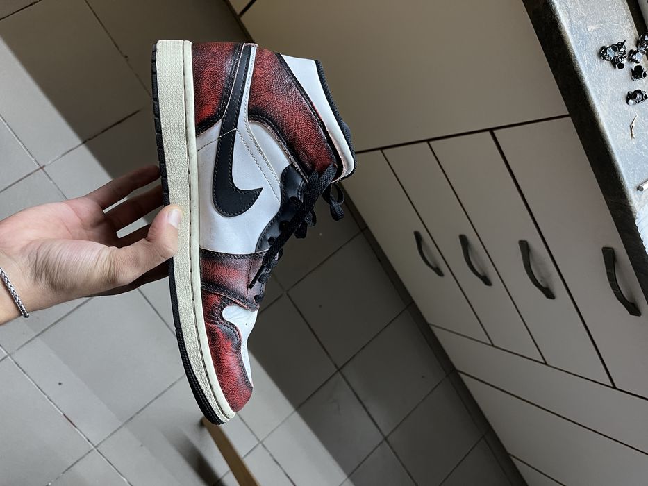 Nike Jordan 1 Mid Chicago