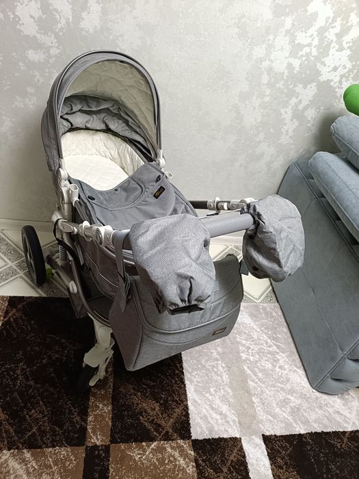 Продам коляску 3 в 1