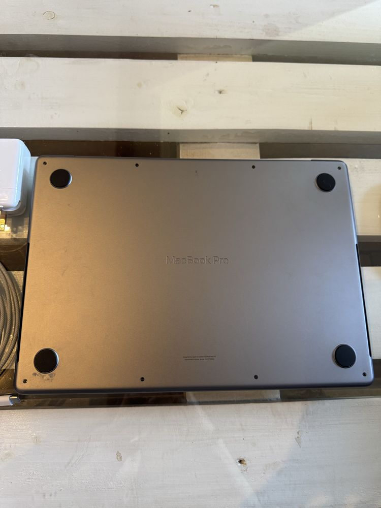 Лаптоп MacBook Pro модел-A2779