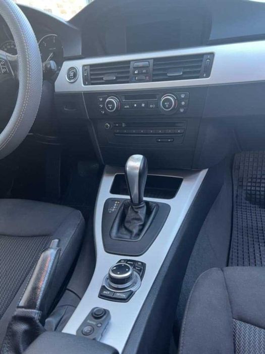 Продавам BMW 320 D
