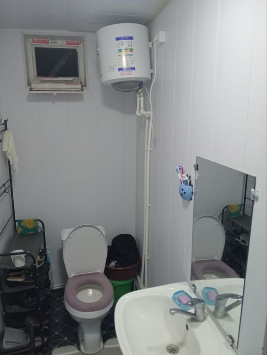 Uy sotiladi jihozlari bilan dakumetd muammo yoq suv gaz svet muammo yo