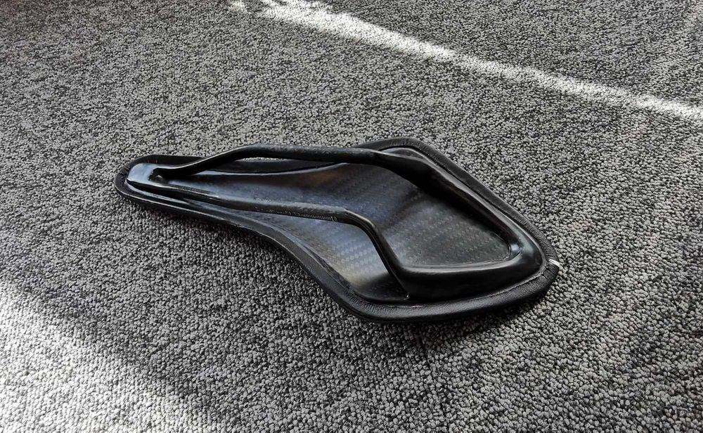 Sa bicicleta carbon Fizik arione